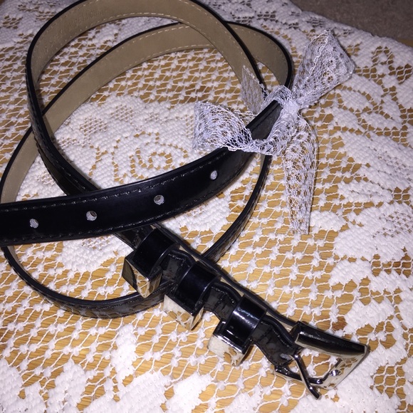 3/$20 Nine WEST BLACK PATENT BELT W/SILVER BUCKLE - Picture 6 of 6